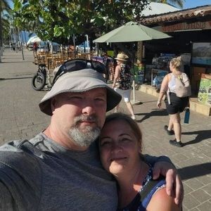 Meet your Posher, Leigh